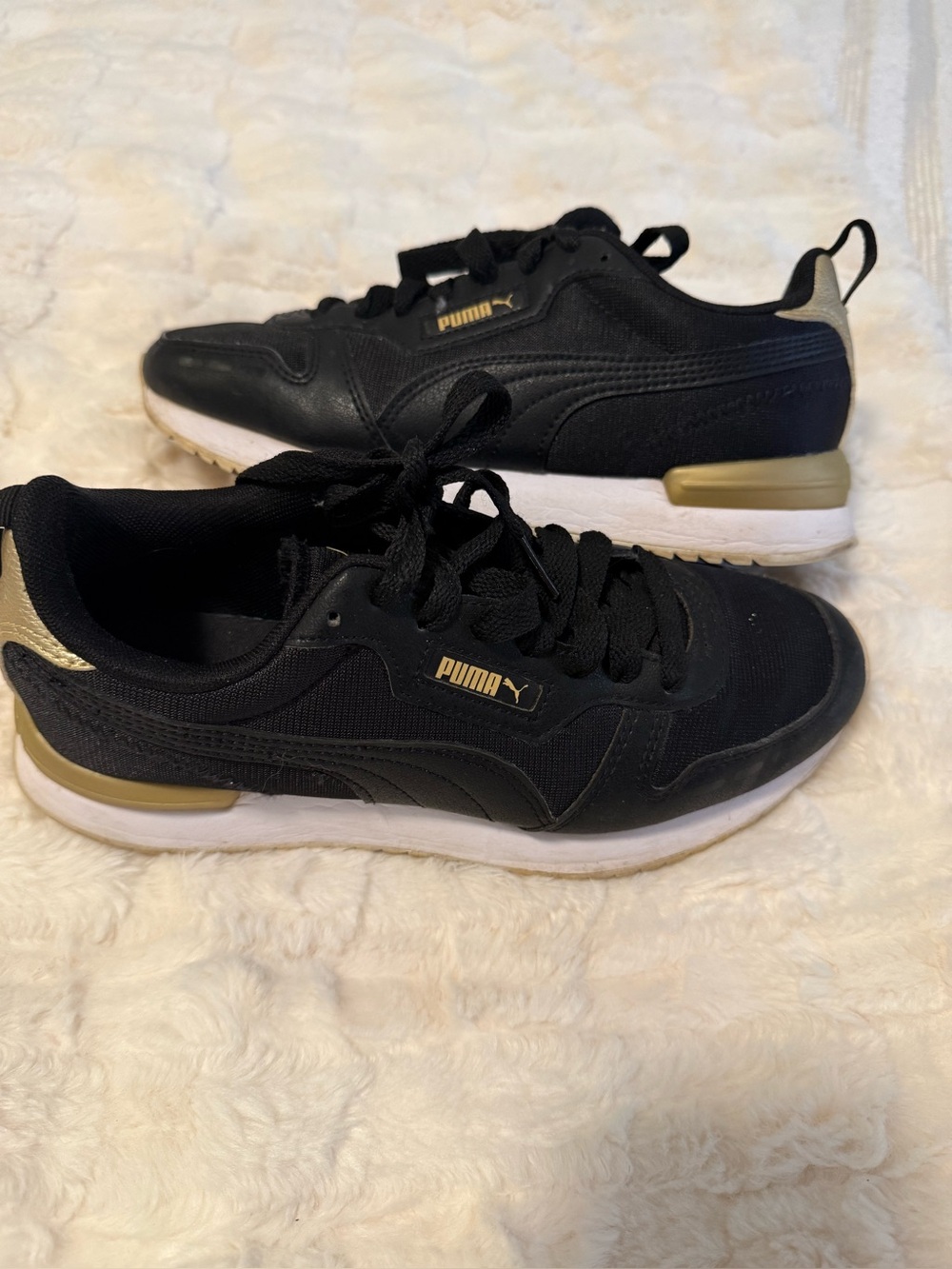 Puma Women’s 8.5 Black Gold Lace-Up Sneakers Casual Athletic Shoes
